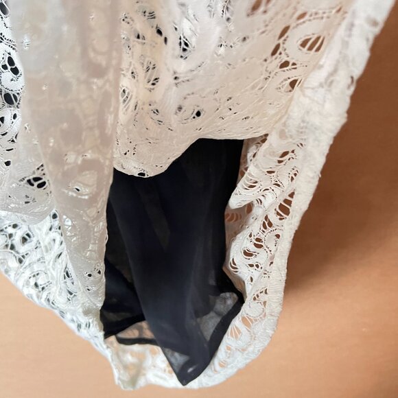 Dynamite brand women's halter top white lace over black BNWT Size S - Picture 8 of 9
